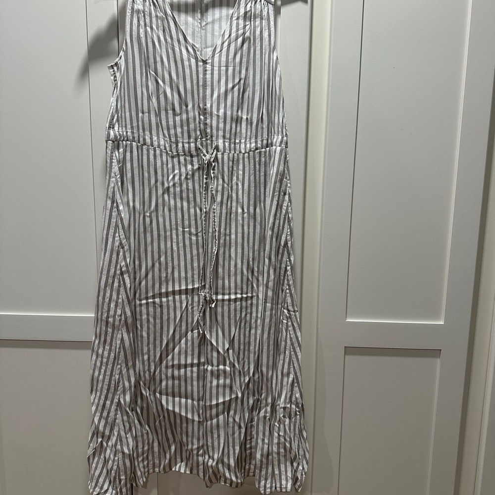 Nordstrom Gray and White Striped Midi Dress
